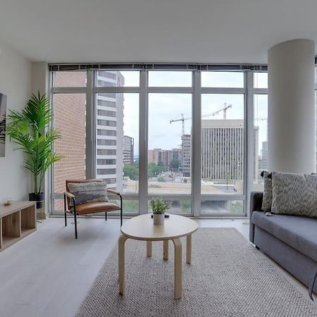 Wonderful 2Br Apartment At Crystal City アーリントン エクステリア 写真