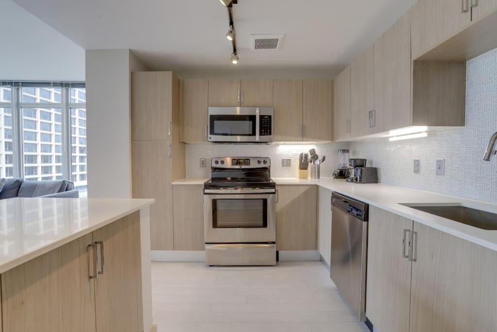 Wonderful 2Br Apartment At Crystal City アーリントン エクステリア 写真