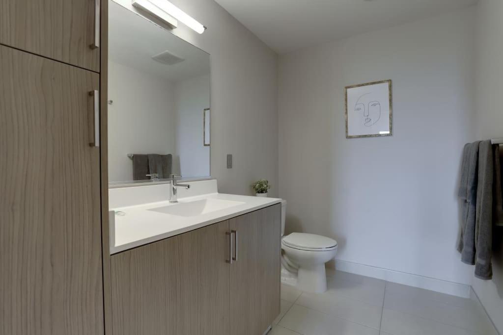 Wonderful 2Br Apartment At Crystal City アーリントン エクステリア 写真