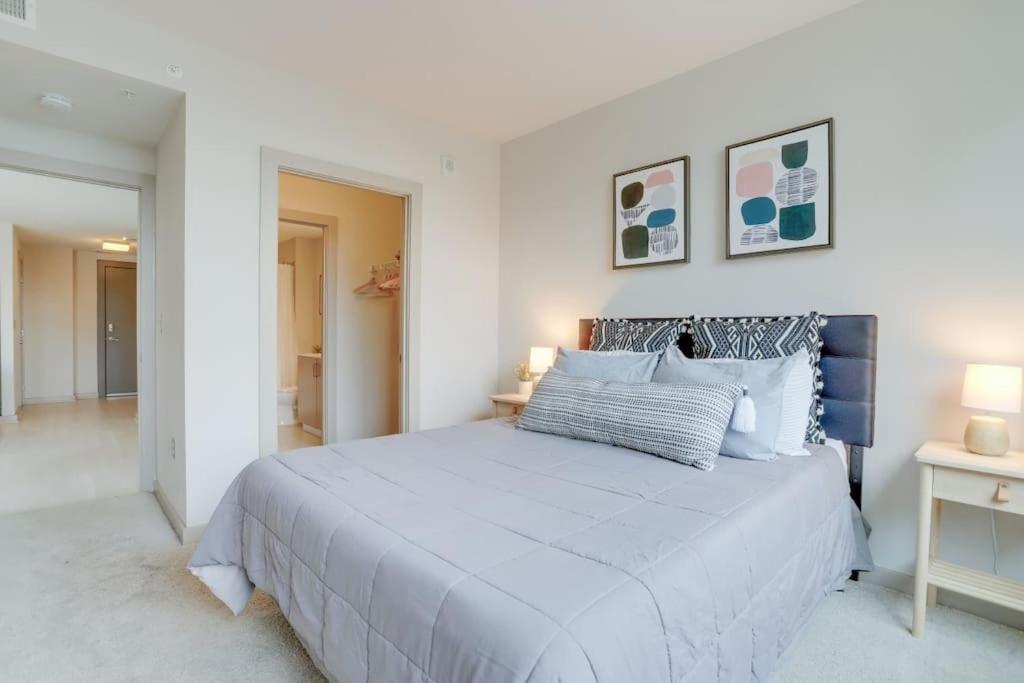 Wonderful 2Br Apartment At Crystal City アーリントン エクステリア 写真